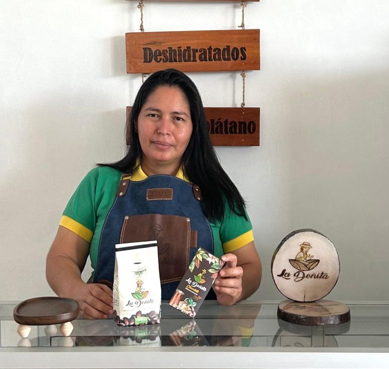 Katy Pazmiño, Socia asociación APROCCE